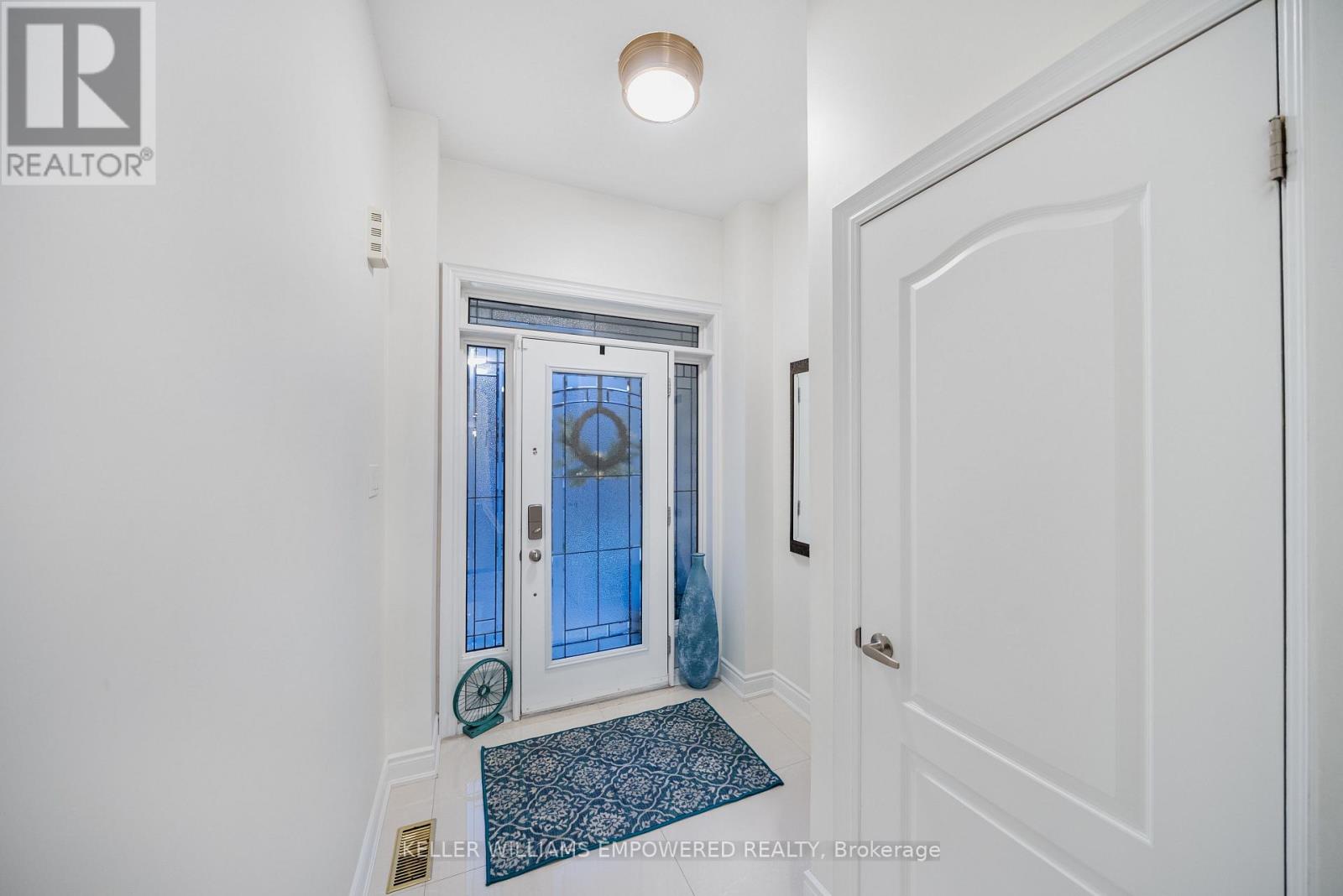 67 Beechborough Crescent, East Gwillimbury, Ontario  L9N 0N9 - Photo 4 - N12580822