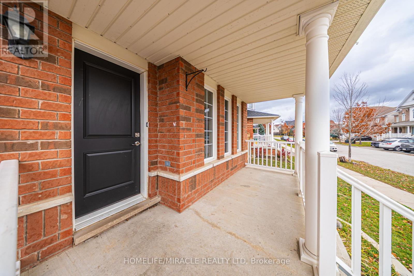 12 Diana Way, Barrie (Innis-Shore), Ontario  L4M 7H2 - Photo 4 - S12580838