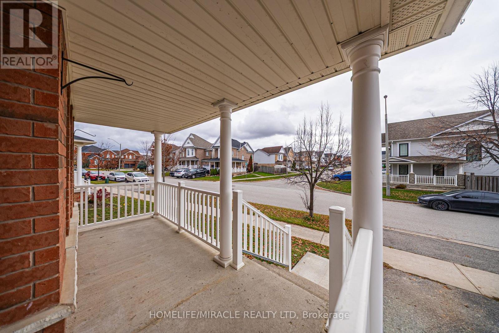 12 Diana Way, Barrie (Innis-Shore), Ontario  L4M 7H2 - Photo 5 - S12580838