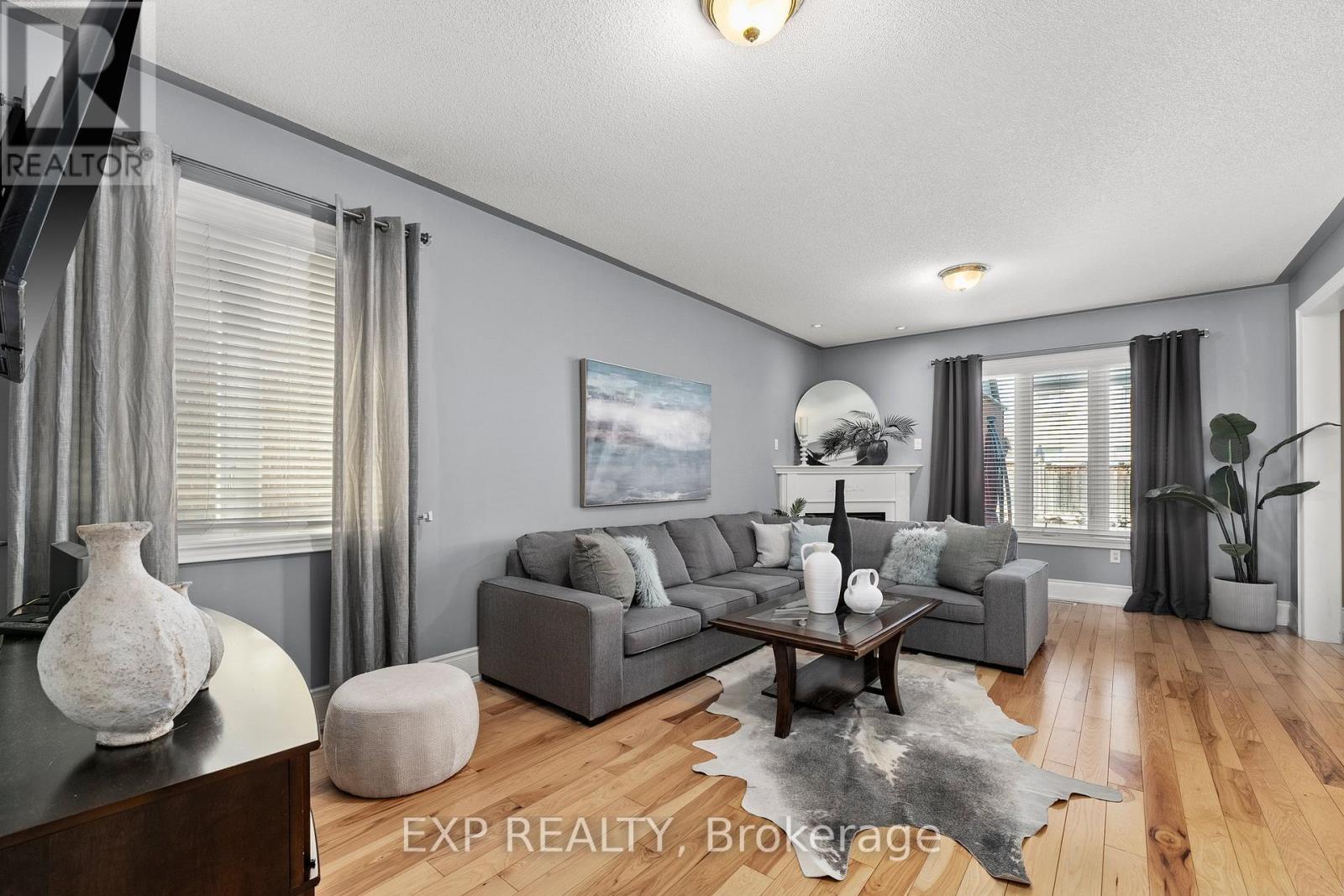 14 Weir Street, Bradford West Gwillimbury, Ontario  L3Z 0K6 - Photo 11 - N12580868