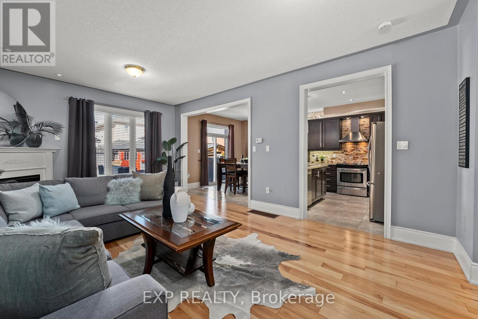 14 Weir Street, Bradford West Gwillimbury, Ontario  L3Z 0K6 - Photo 12 - N12580868