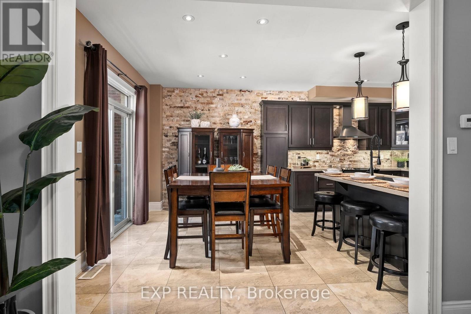 14 Weir Street, Bradford West Gwillimbury, Ontario  L3Z 0K6 - Photo 13 - N12580868