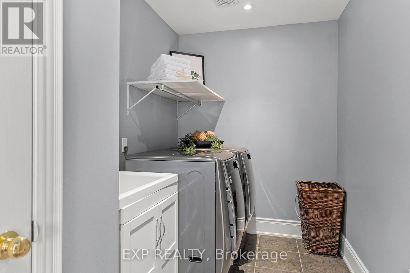 14 Weir Street, Bradford West Gwillimbury, Ontario  L3Z 0K6 - Photo 30 - N12580868