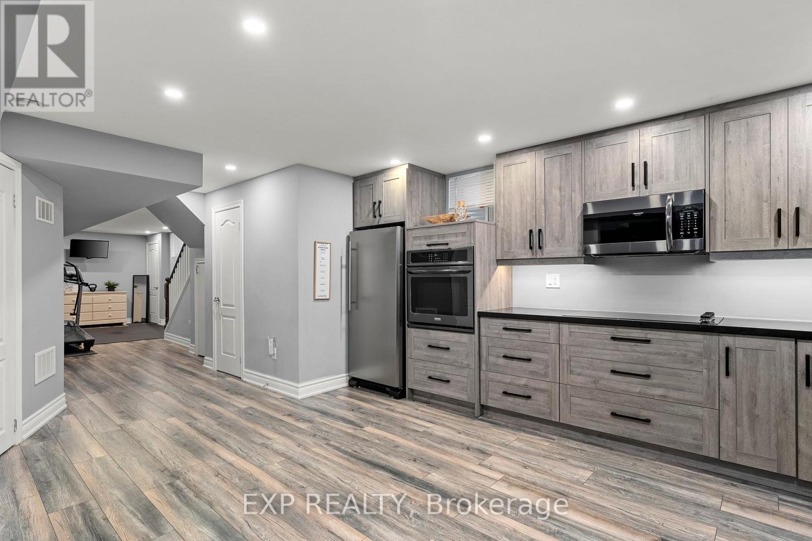 14 Weir Street, Bradford West Gwillimbury, Ontario  L3Z 0K6 - Photo 32 - N12580868