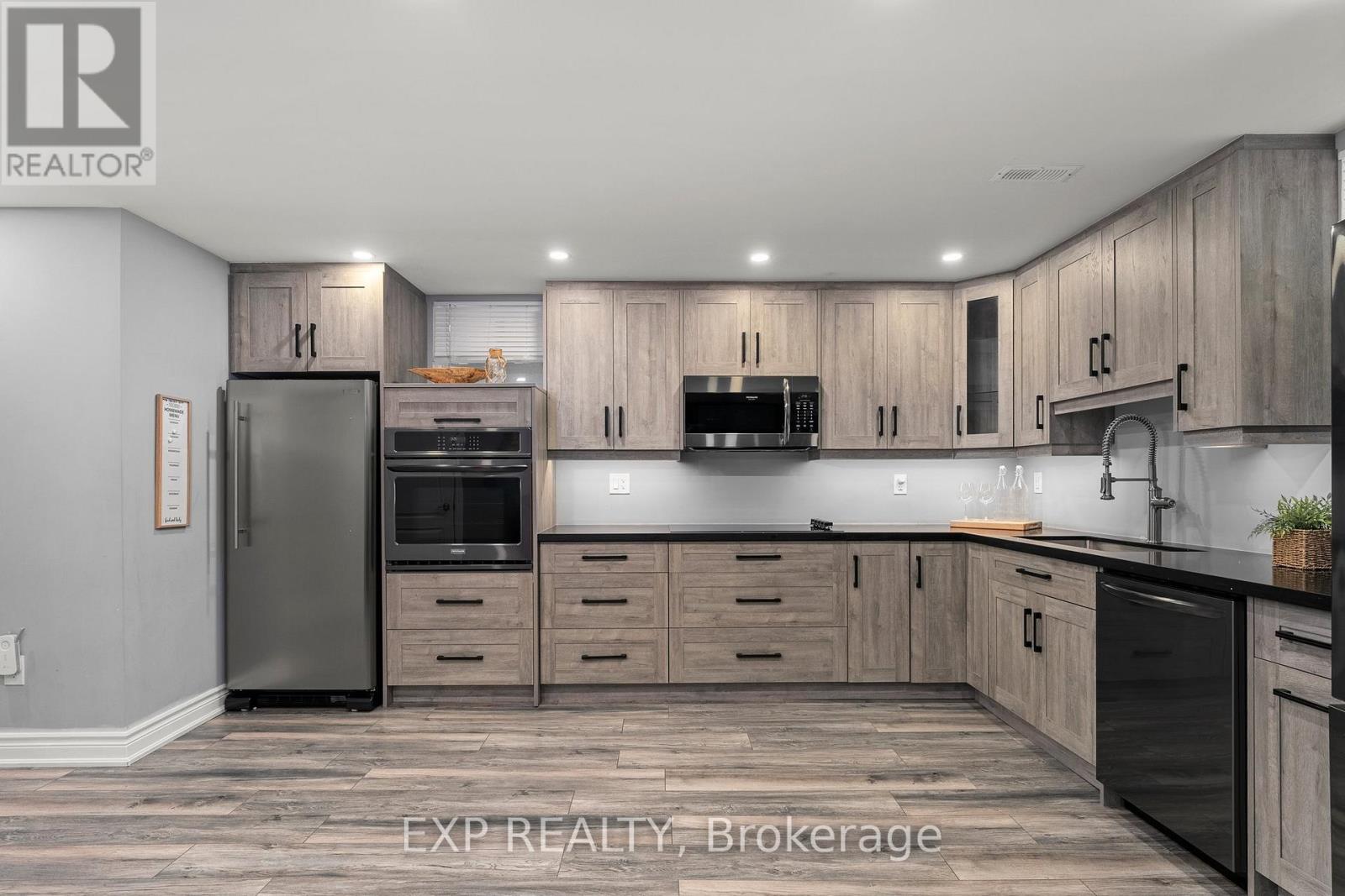 14 Weir Street, Bradford West Gwillimbury, Ontario  L3Z 0K6 - Photo 33 - N12580868