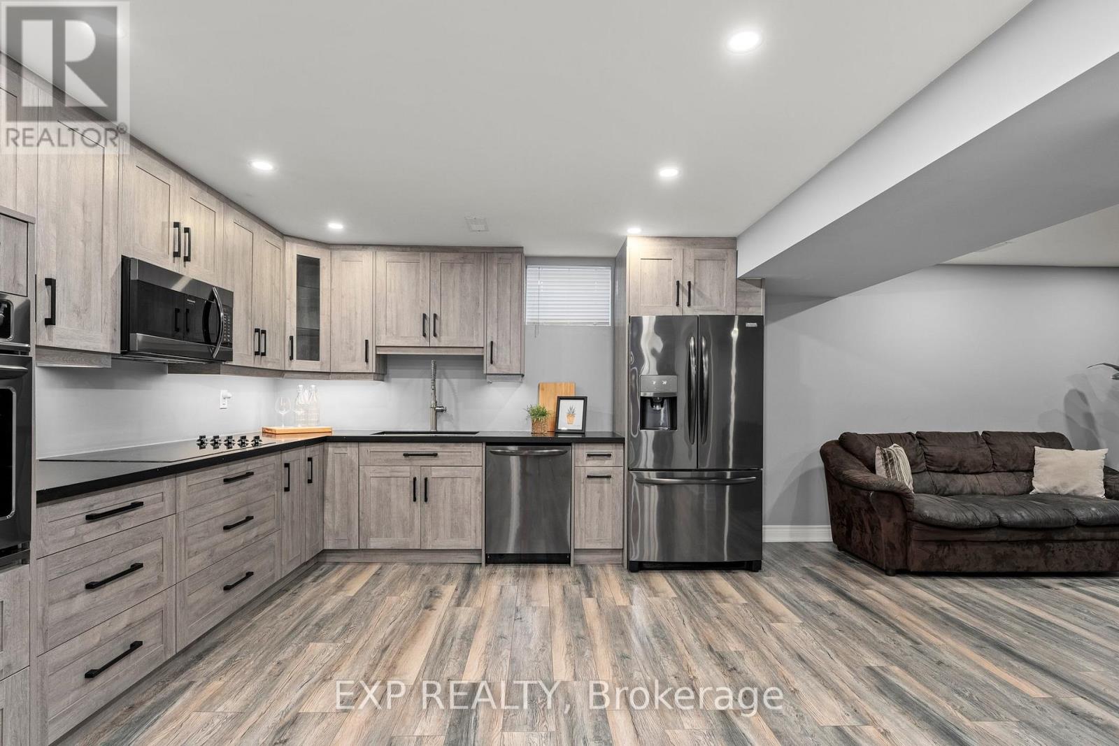 14 Weir Street, Bradford West Gwillimbury, Ontario  L3Z 0K6 - Photo 34 - N12580868