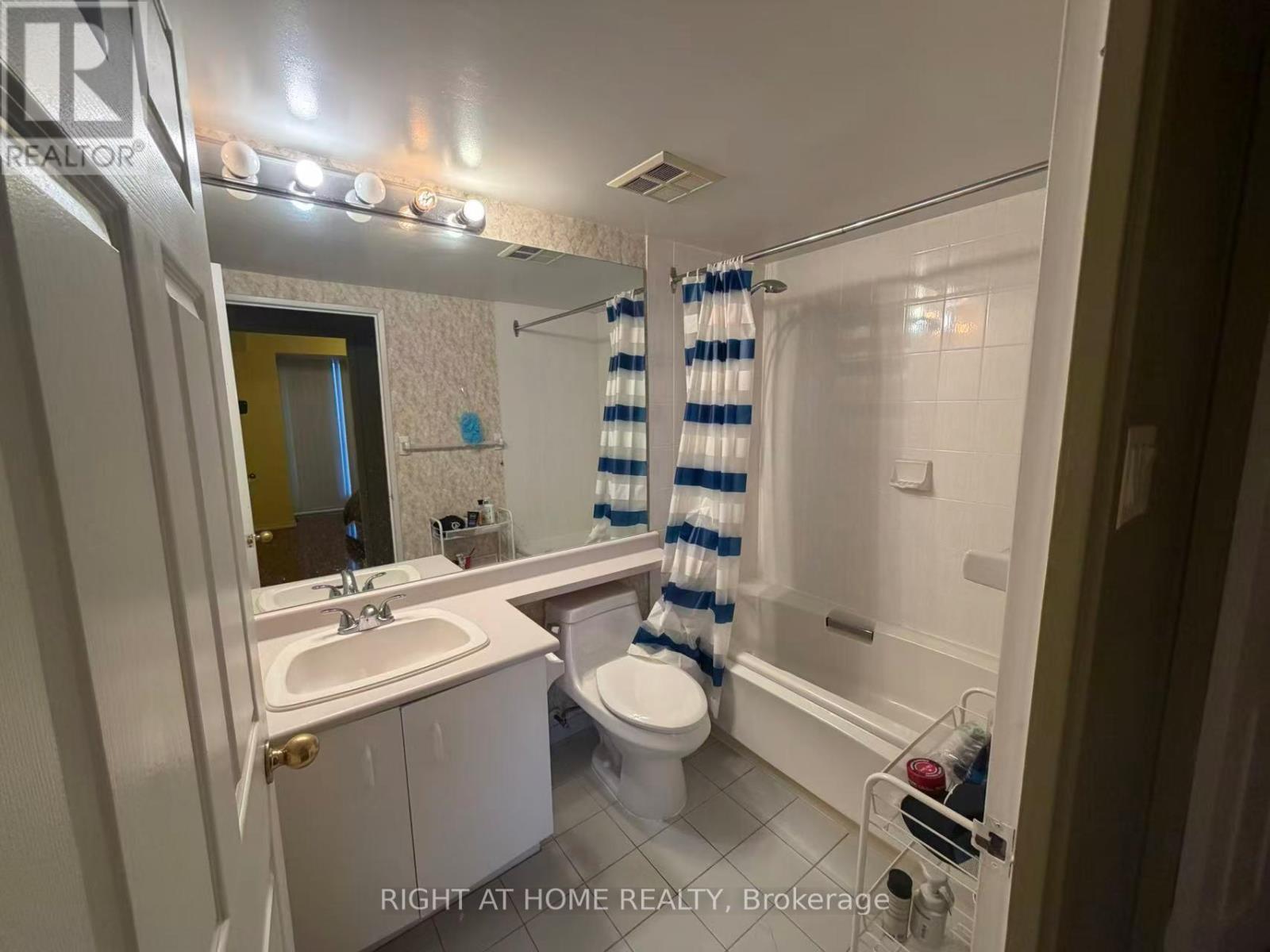 711 - 2155 Burnhamthorpe Road W, Mississauga, Ontario  L5L 5P9 - Photo 6 - W12580856