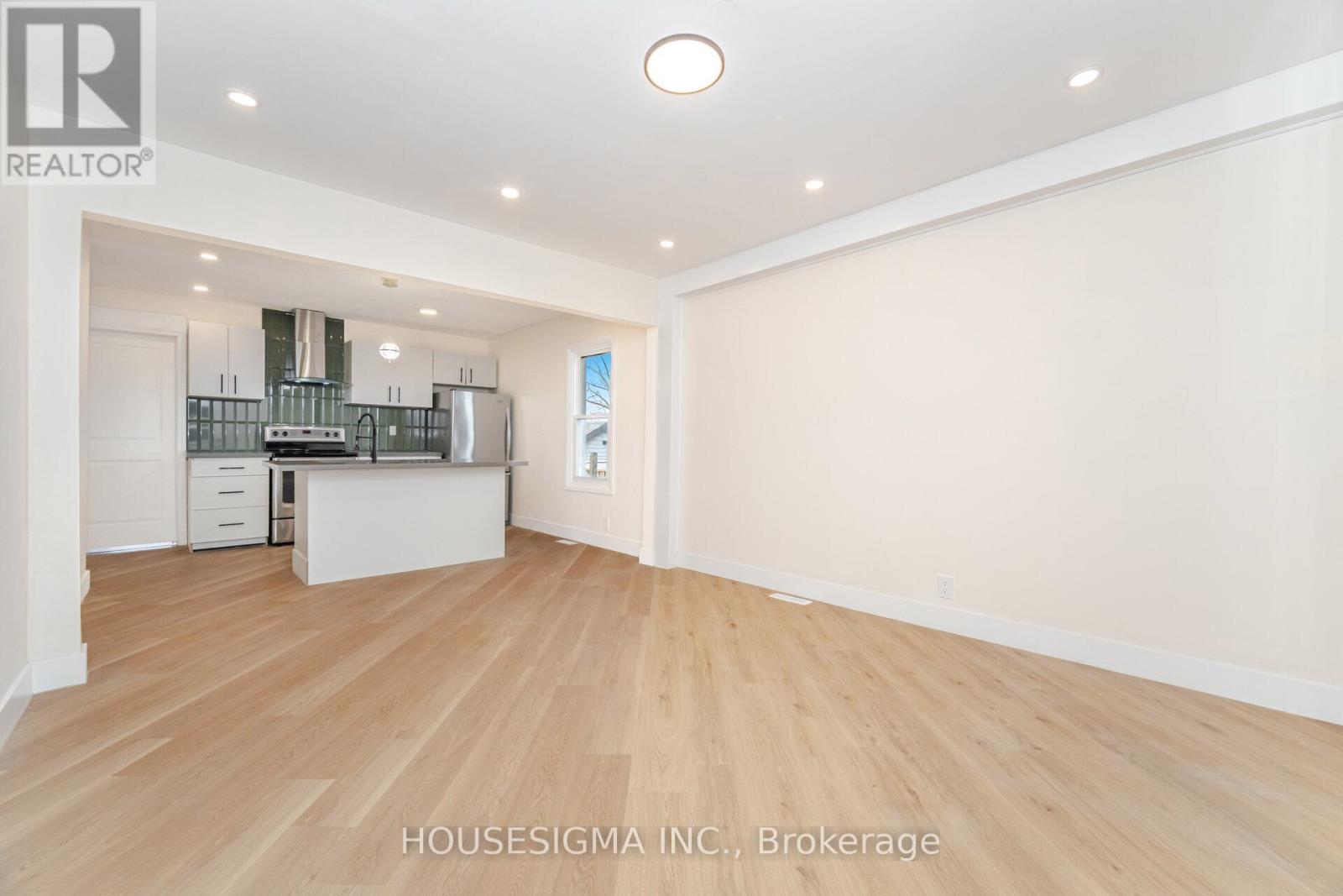 45 Wellington Street N, Thorold, Ontario  L2V 2E7 - Photo 4 - X12580852