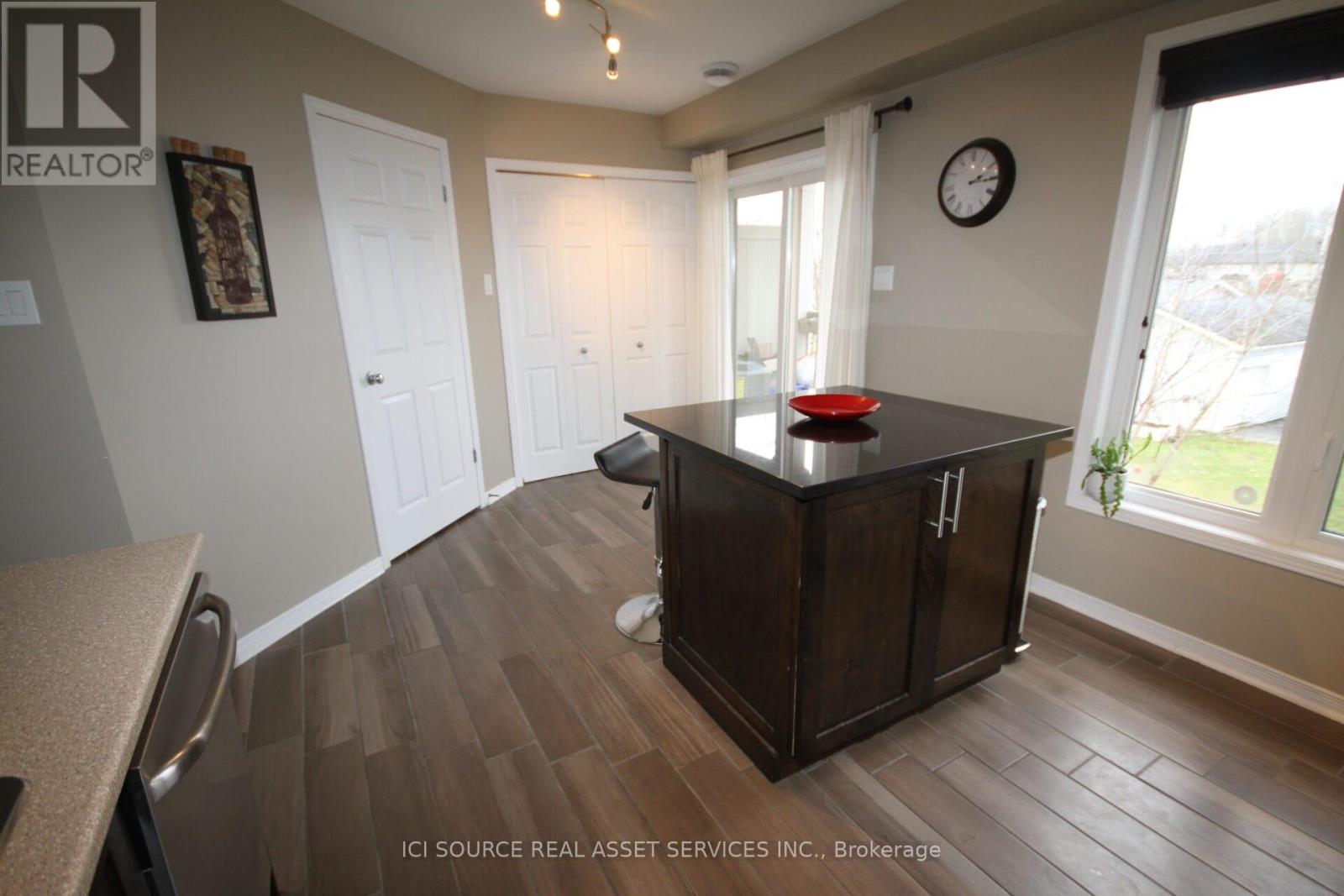 368 Galston Private, Ottawa, Ontario  K1W 0G3 - Photo 9 - X12580874