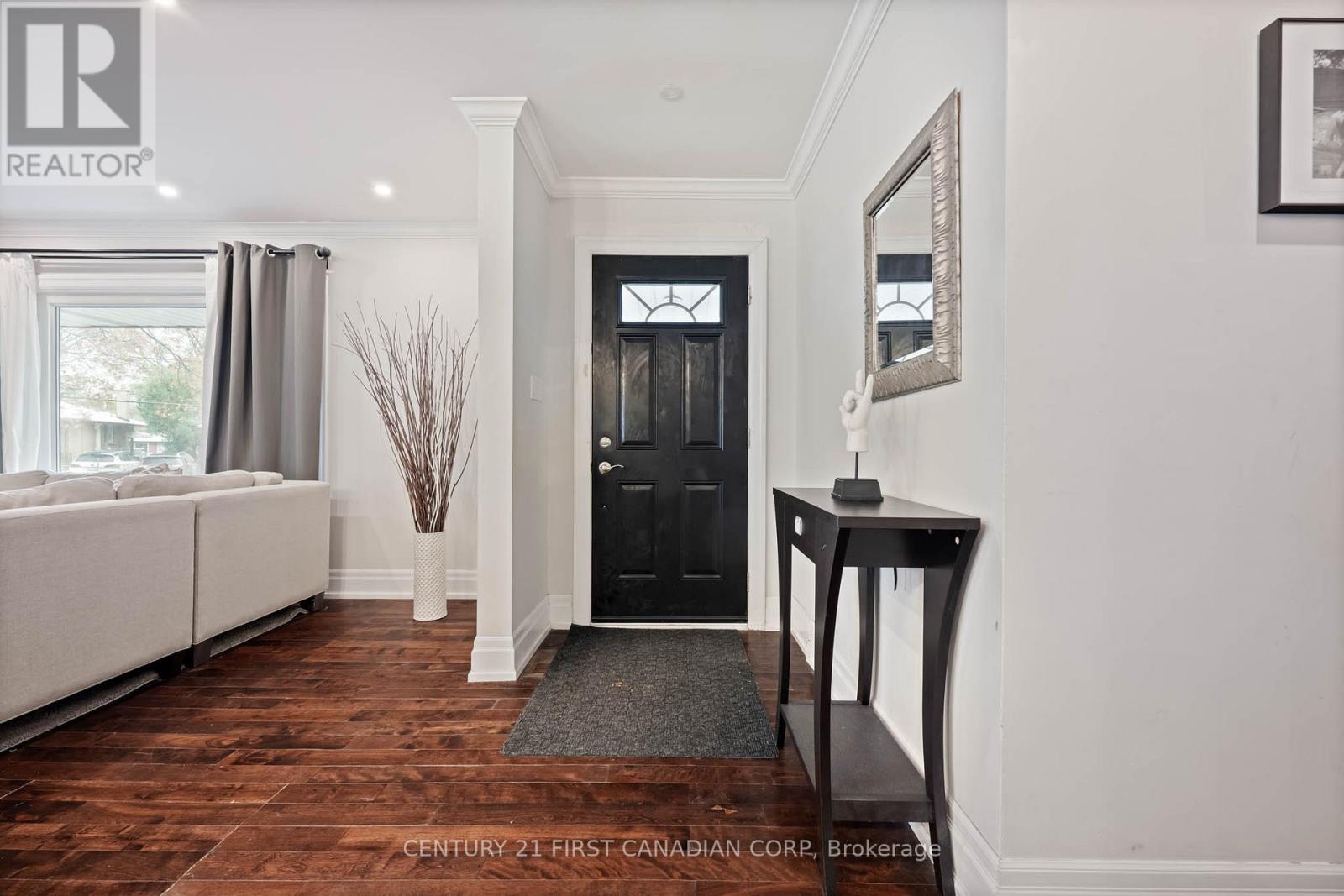 37 Mclaughlin Road N, Brampton, Ontario  L6X 1Y9 - Photo 3 - W12580920