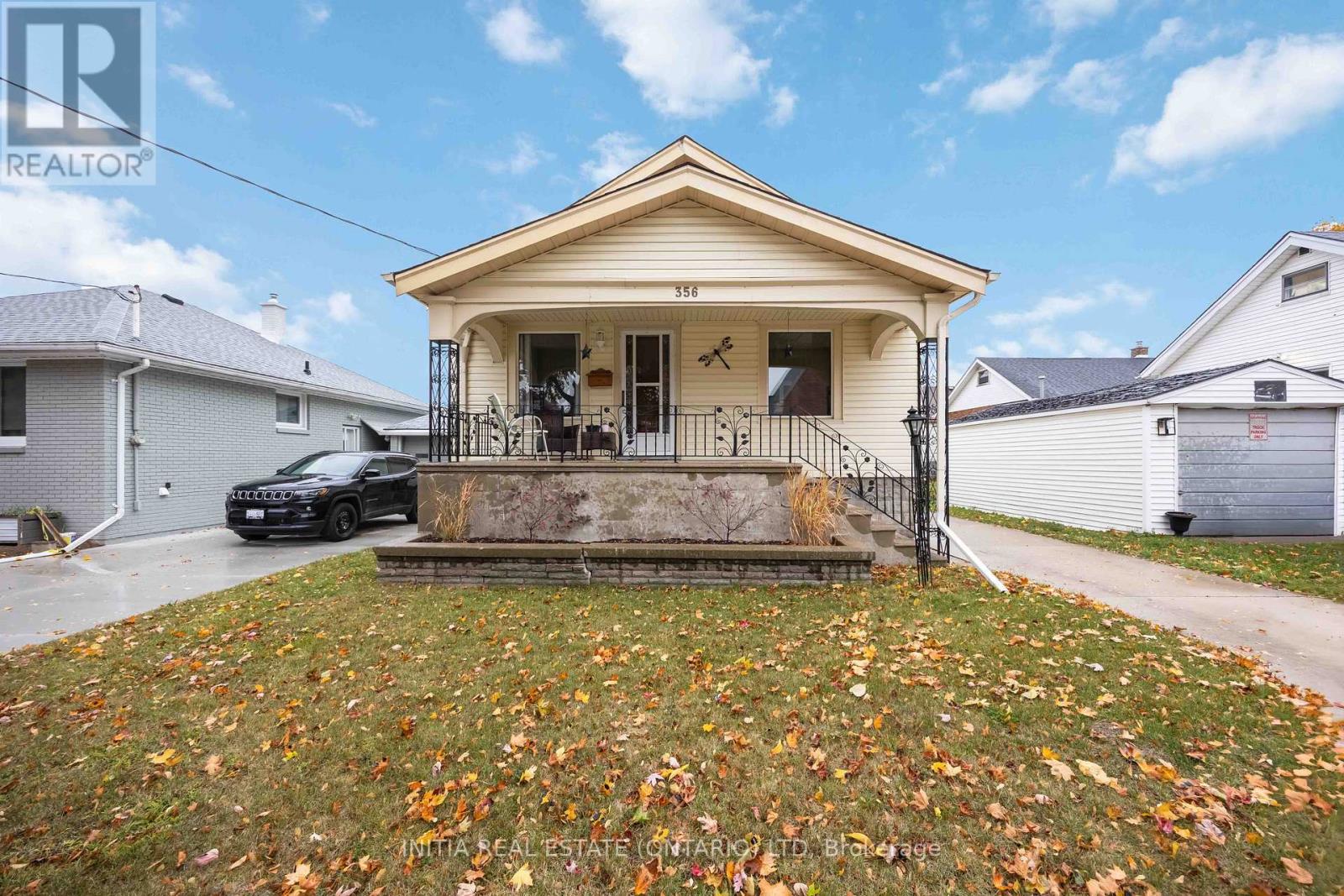 356 Talfourd Street, Sarnia, Ontario  N7T 1P9 - Photo 2 - X12580926