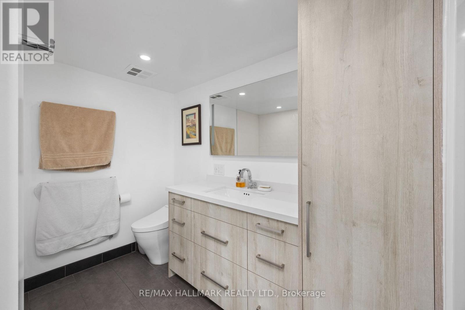 3205 - 25 The Esplanade, Toronto, Ontario  M5E 1W5 - Photo 19 - C12580888