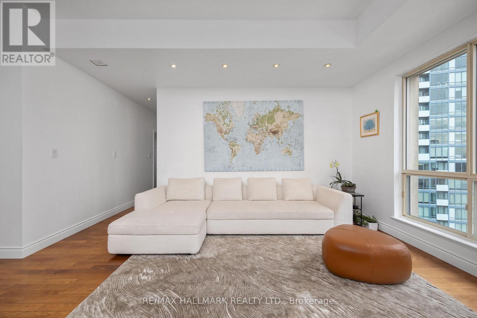 3205 - 25 The Esplanade, Toronto, Ontario  M5E 1W5 - Photo 3 - C12580888