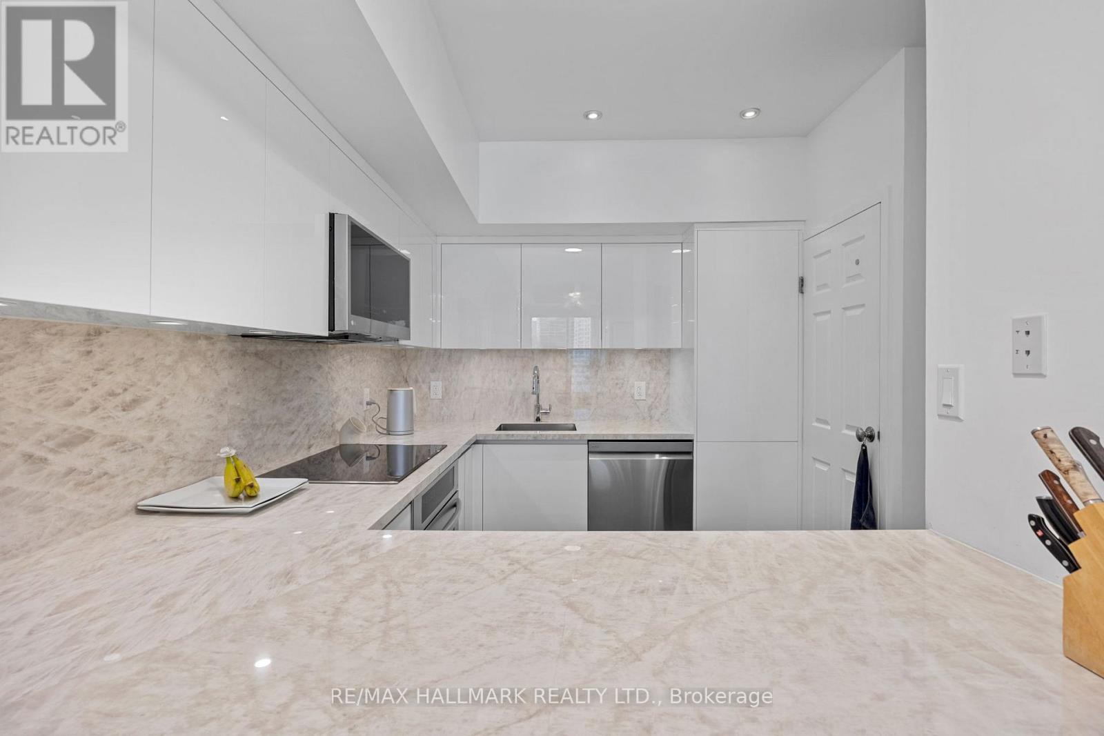 3205 - 25 The Esplanade, Toronto, Ontario  M5E 1W5 - Photo 9 - C12580888