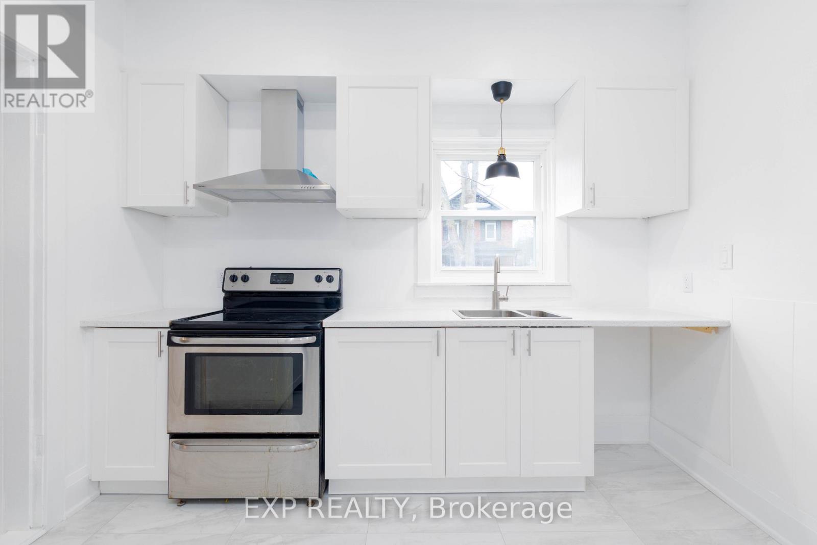 249 Harvey Street, Orillia, Ontario  L3V 3M5 - Photo 9 - S12580912