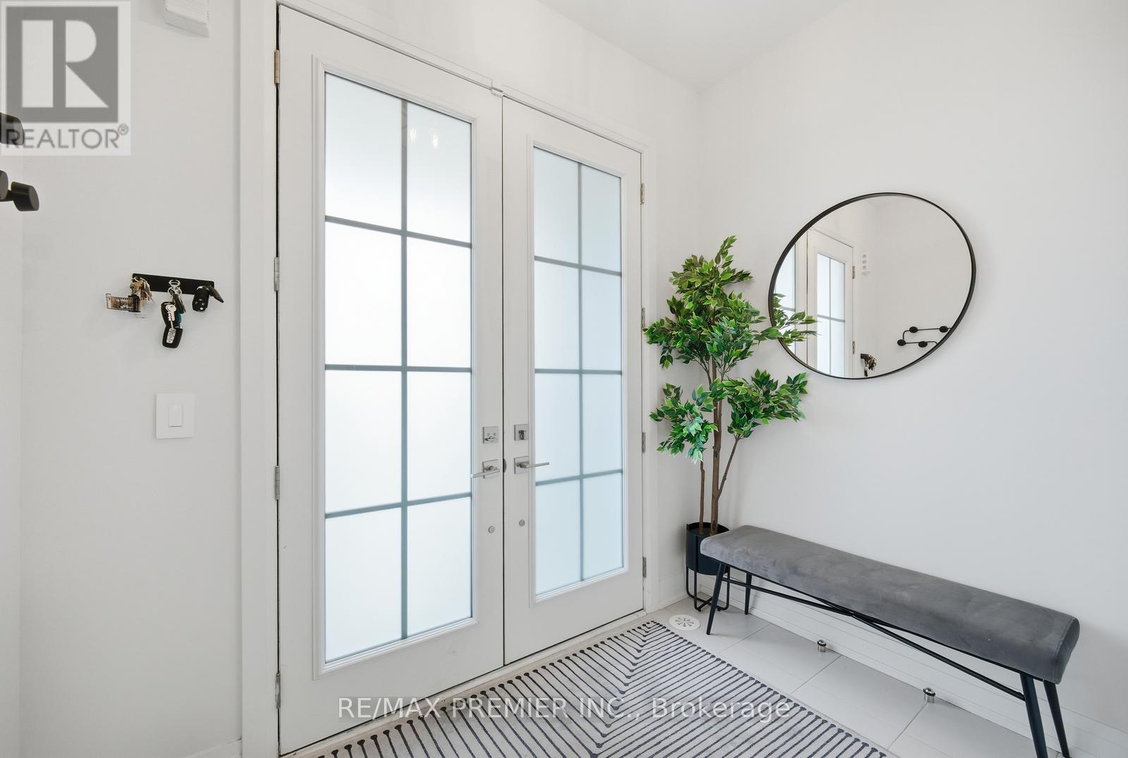 229 Vermont Avenue, Newmarket, Ontario  L3X 0M6 - Photo 2 - N12577816