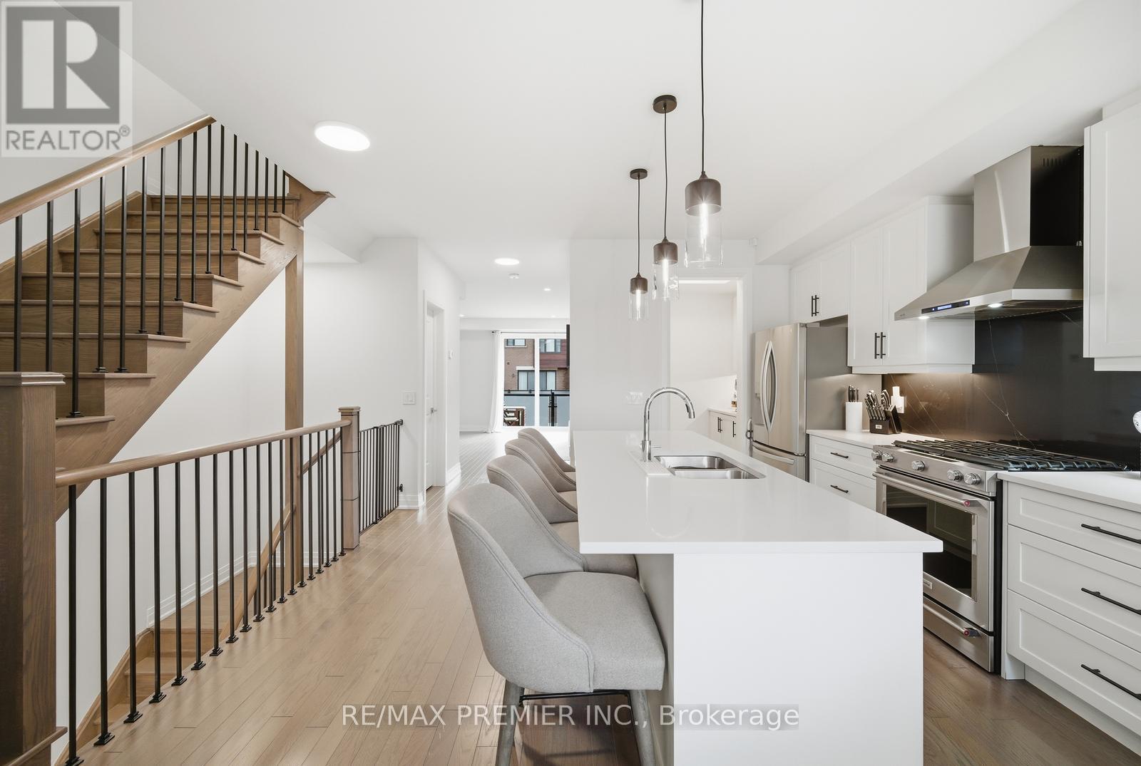 229 Vermont Avenue, Newmarket, Ontario  L3X 0M6 - Photo 4 - N12577816