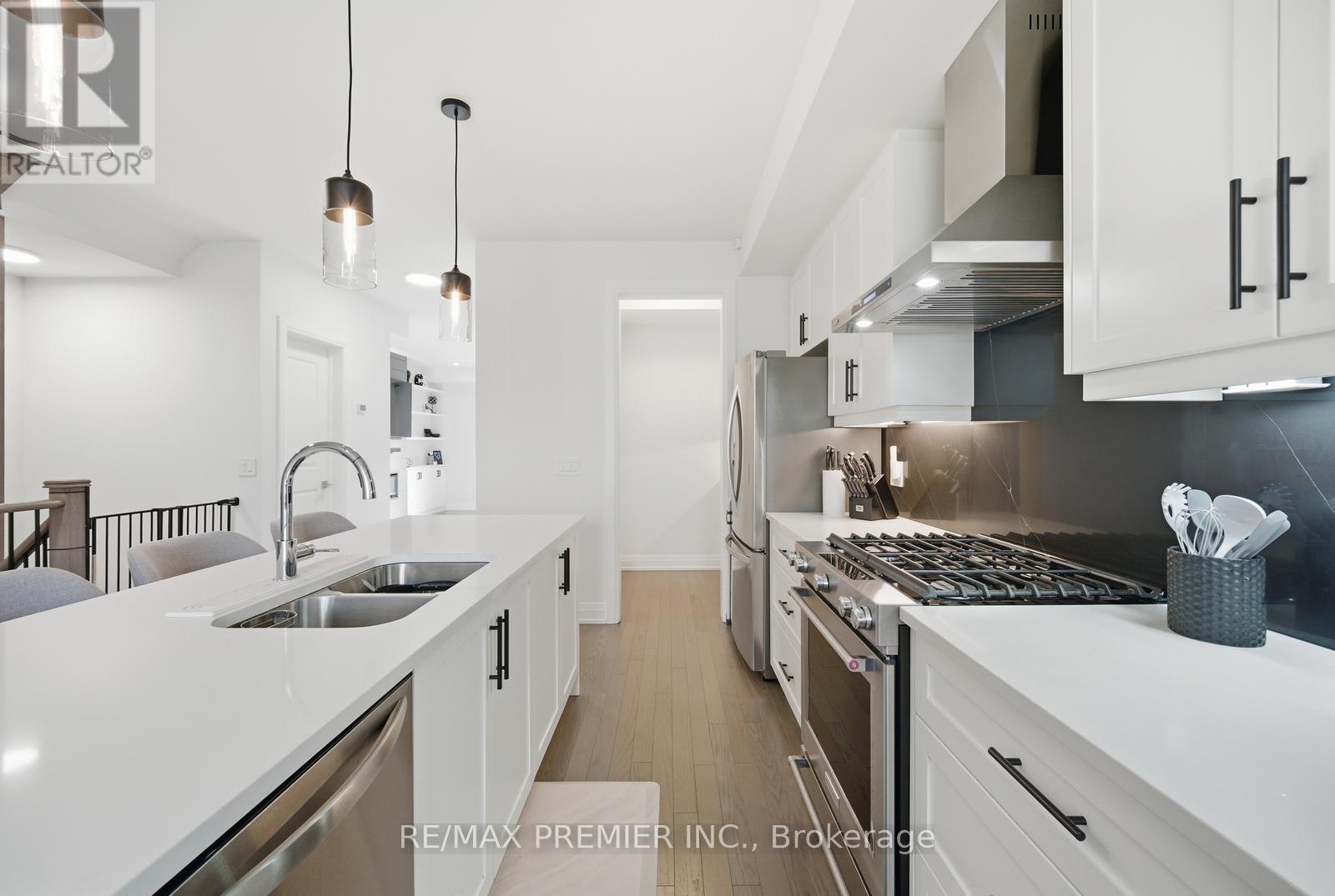 229 Vermont Avenue, Newmarket, Ontario  L3X 0M6 - Photo 8 - N12577816