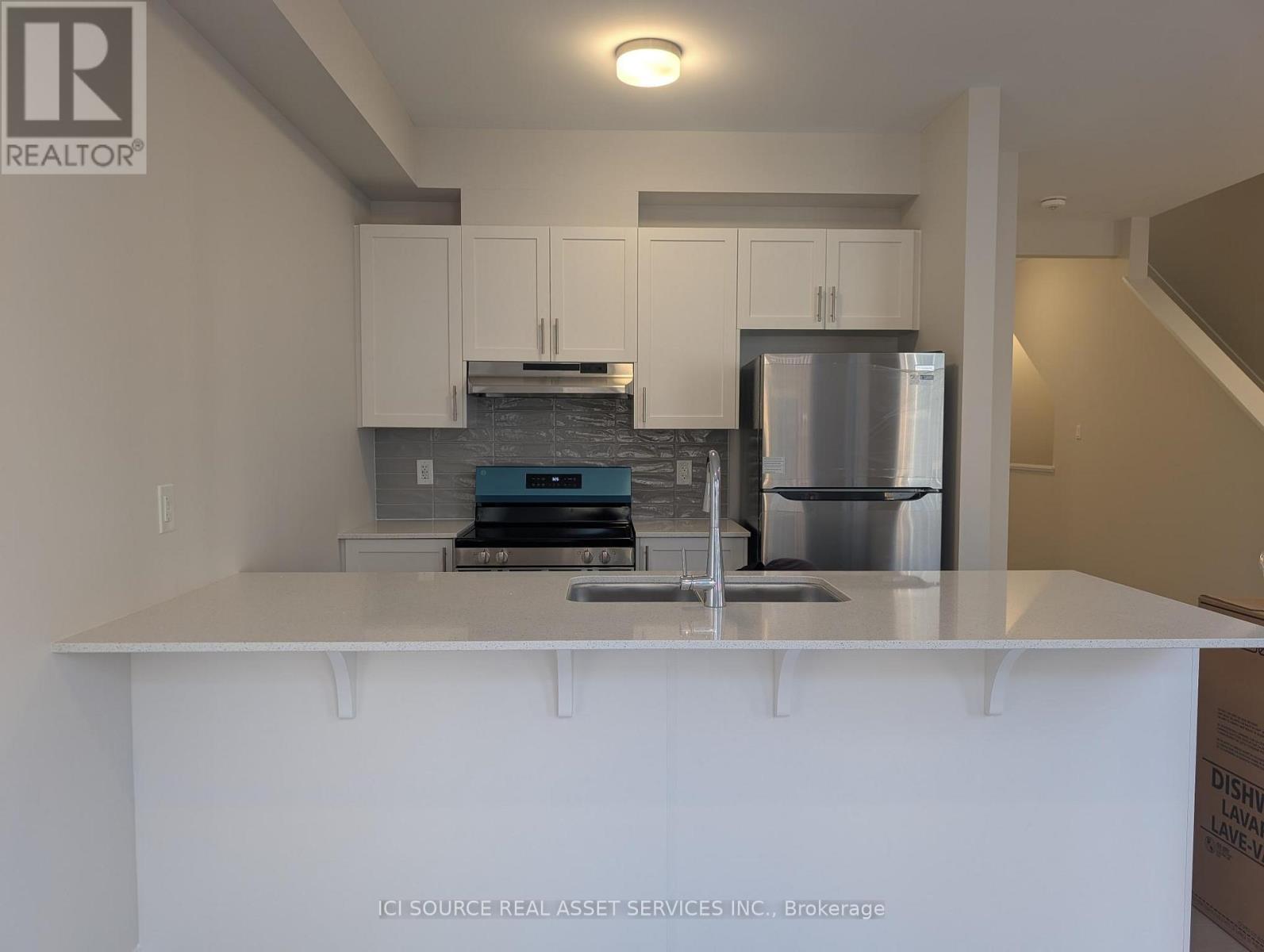 375 Les Emmerson Drive, Ottawa, Ontario  K2J 7L7 - Photo 13 - X12580902