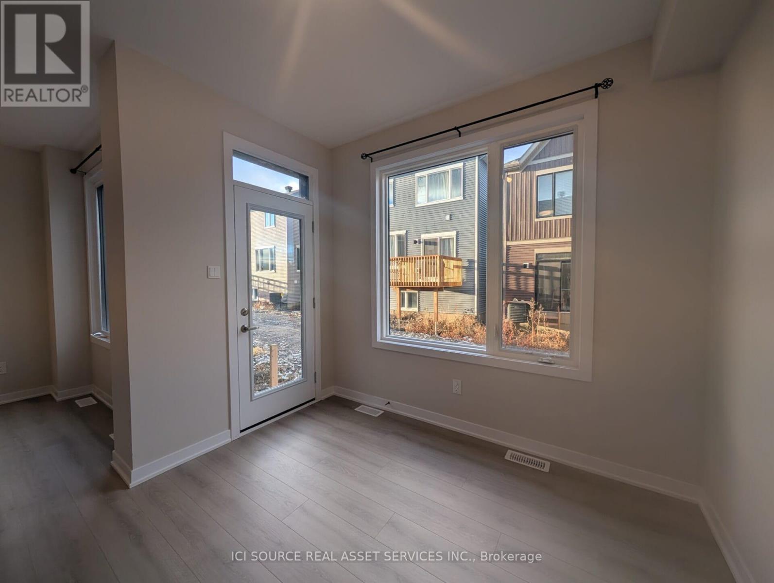 375 Les Emmerson Drive, Ottawa, Ontario  K2J 7L7 - Photo 2 - X12580902