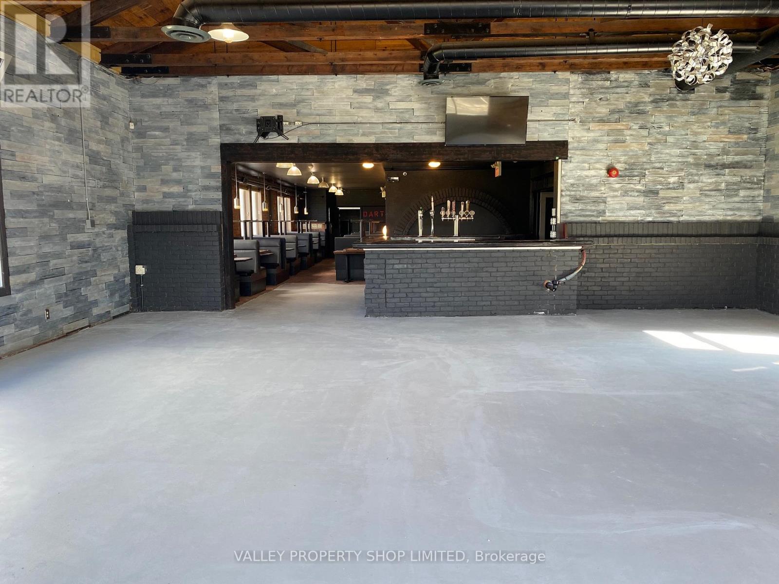 207 Nelson Street, Pembroke, Ontario  K8A 3N1 - Photo 9 - X12428731