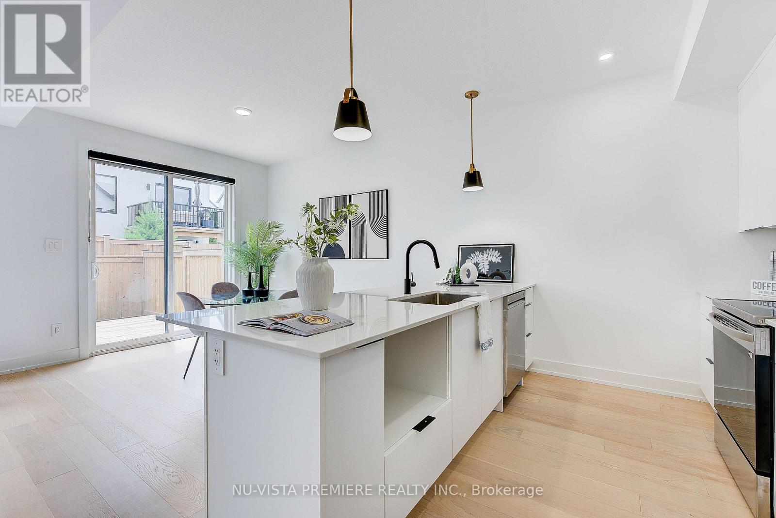 Photo 14 of 40 for 21 - 1965 Upperpoint Gate