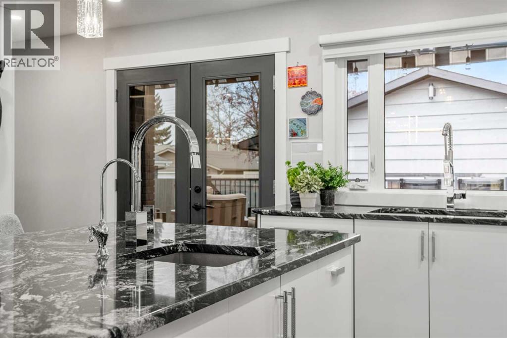 348 Parkwood Close Se, Calgary, Alberta  T2J 3W1 - Photo 11 - A2268750