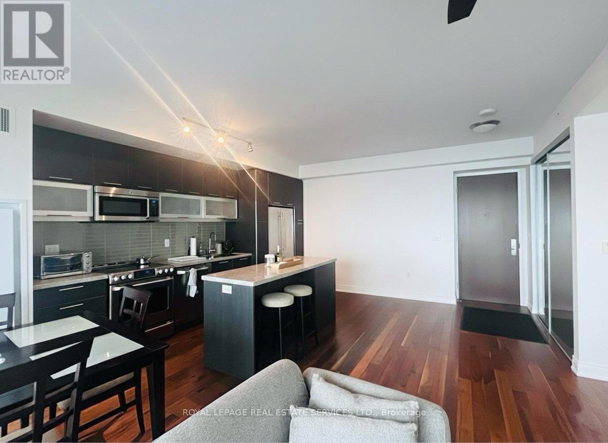 6514 - 388 Yonge Street, Toronto, Ontario  M5B 0A4 - Photo 5 - C12580946