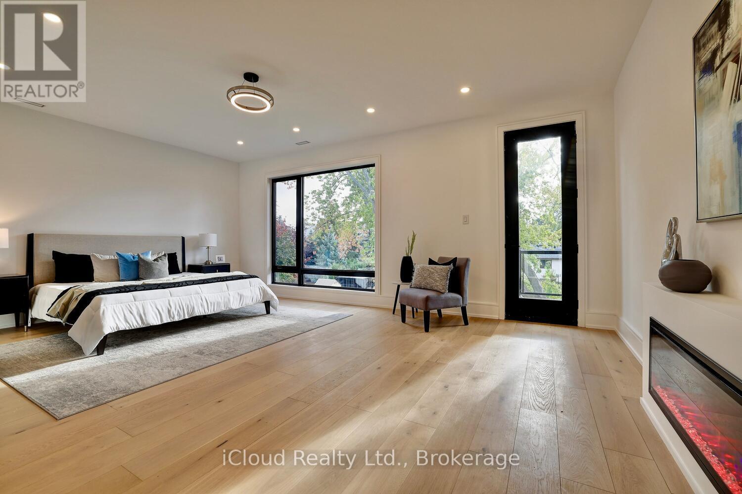 2556 Glengarry Road, Mississauga, Ontario  L5C 1Y3 - Photo 18 - W12509258