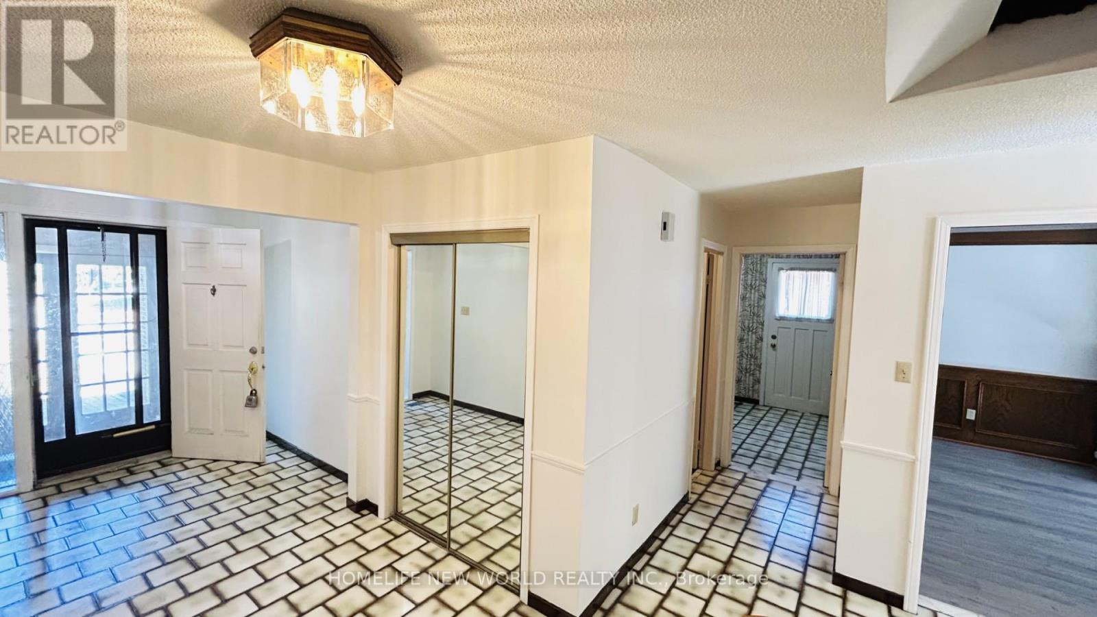 93 Willowbrook Road, Markham, Ontario  L3T 5K7 - Photo 12 - N12580932