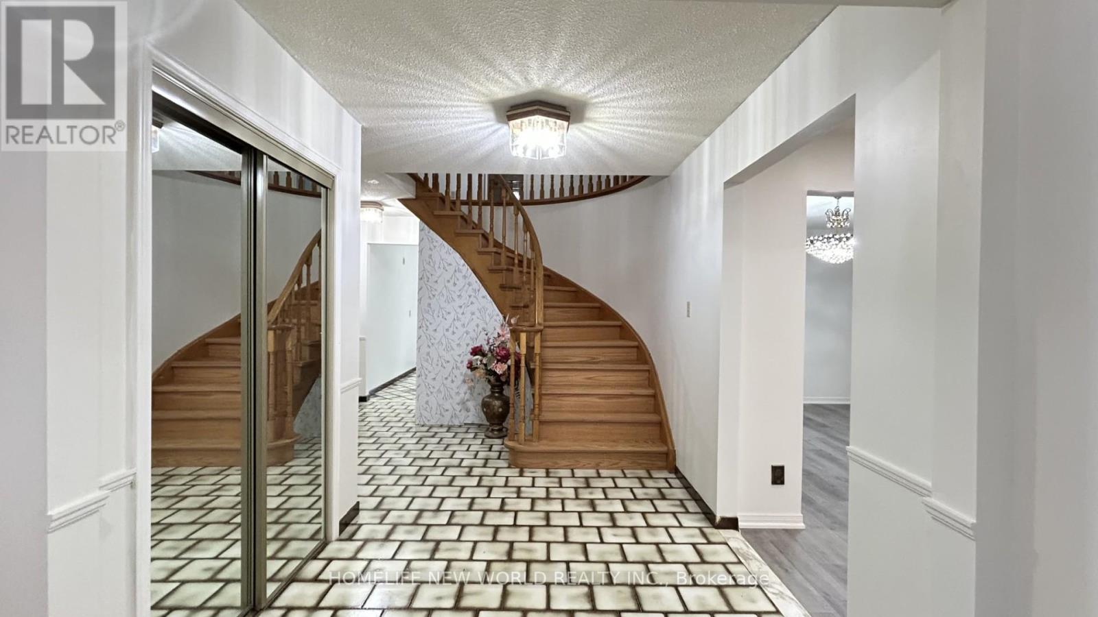 93 Willowbrook Road, Markham, Ontario  L3T 5K7 - Photo 2 - N12580932