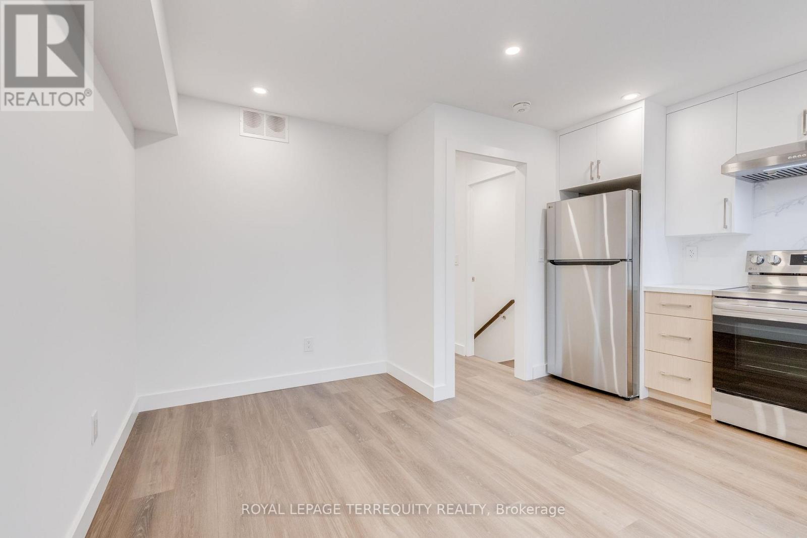 2 - 94 Earlscourt Avenue, Toronto, Ontario  M6E 4A9 - Photo 5 - W12580934