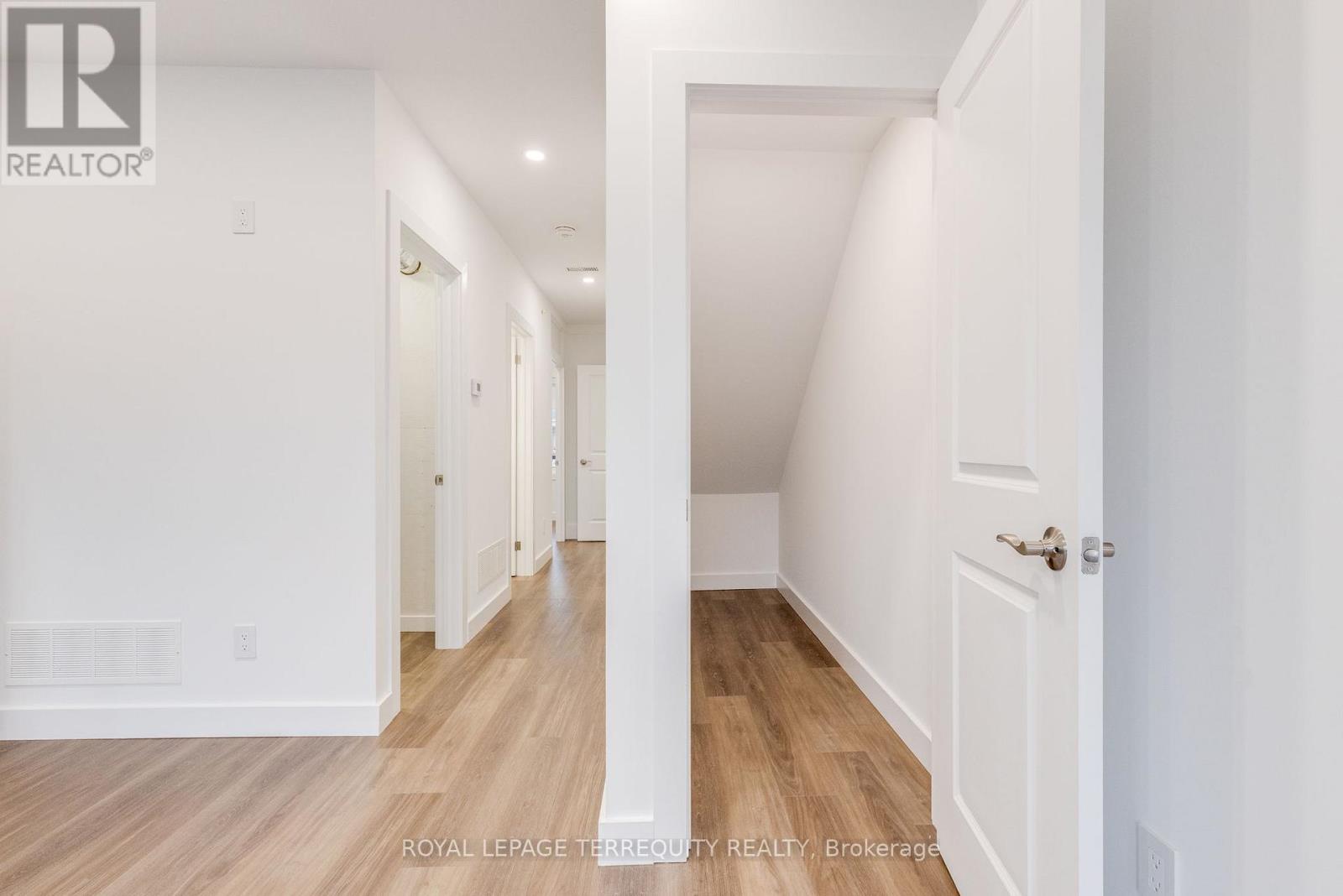 1 - 94 Earlscourt Avenue, Toronto, Ontario  M6E 4A9 - Photo 8 - W12580936