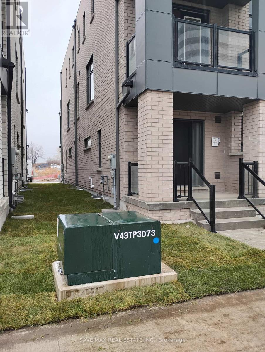 26 Dandara Gate, Vaughan, Ontario  L4L 1V8 - Photo 3 - N12578606