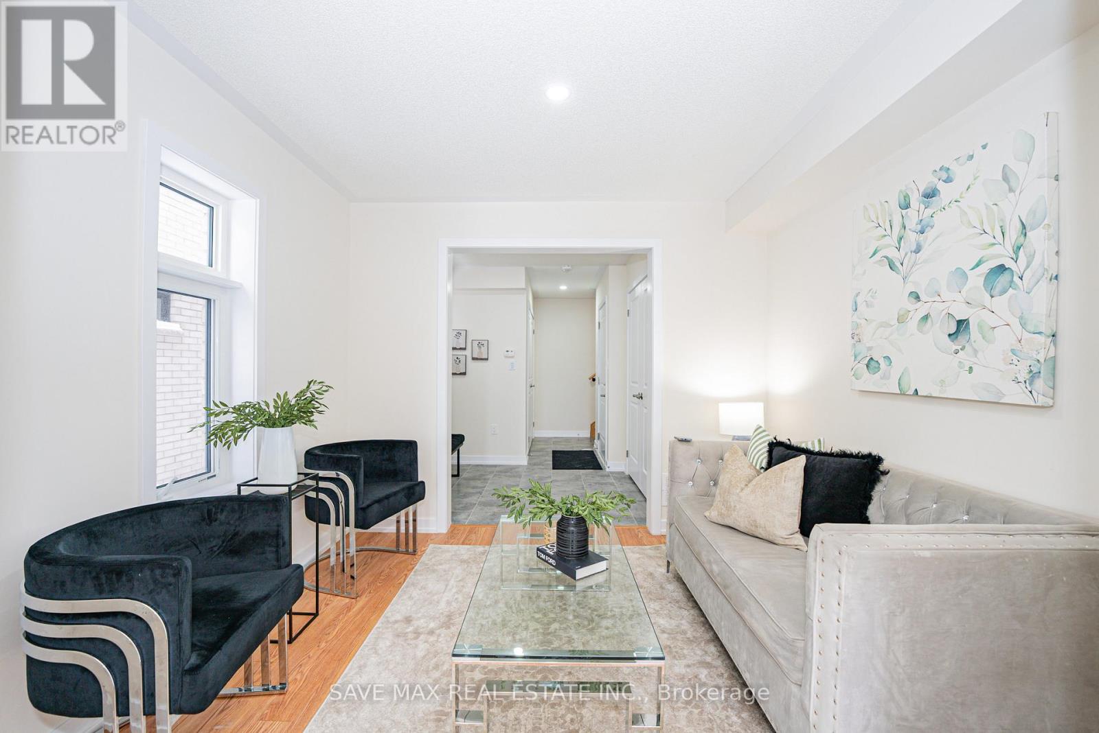 26 Dandara Gate, Vaughan, Ontario  L4L 1V8 - Photo 6 - N12578606