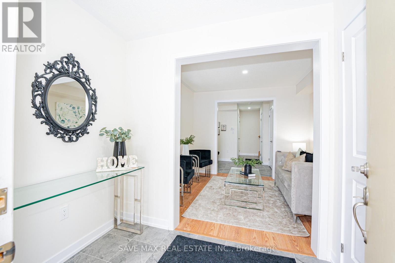 26 Dandara Gate, Vaughan, Ontario  L4L 1V8 - Photo 4 - N12578606