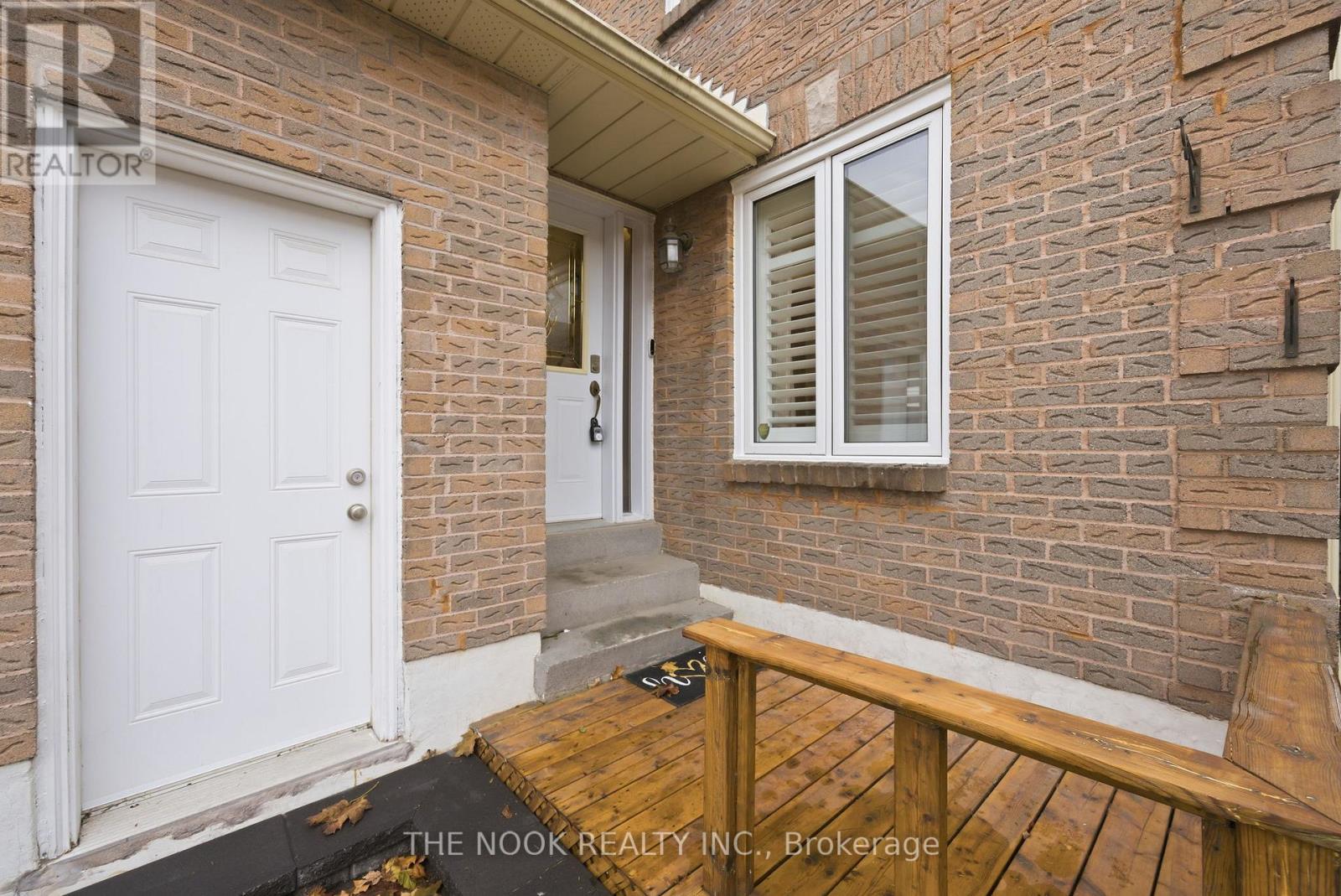 11 Fothergill Court, Whitby, Ontario  L1P 1K8 - Photo 5 - E12580964