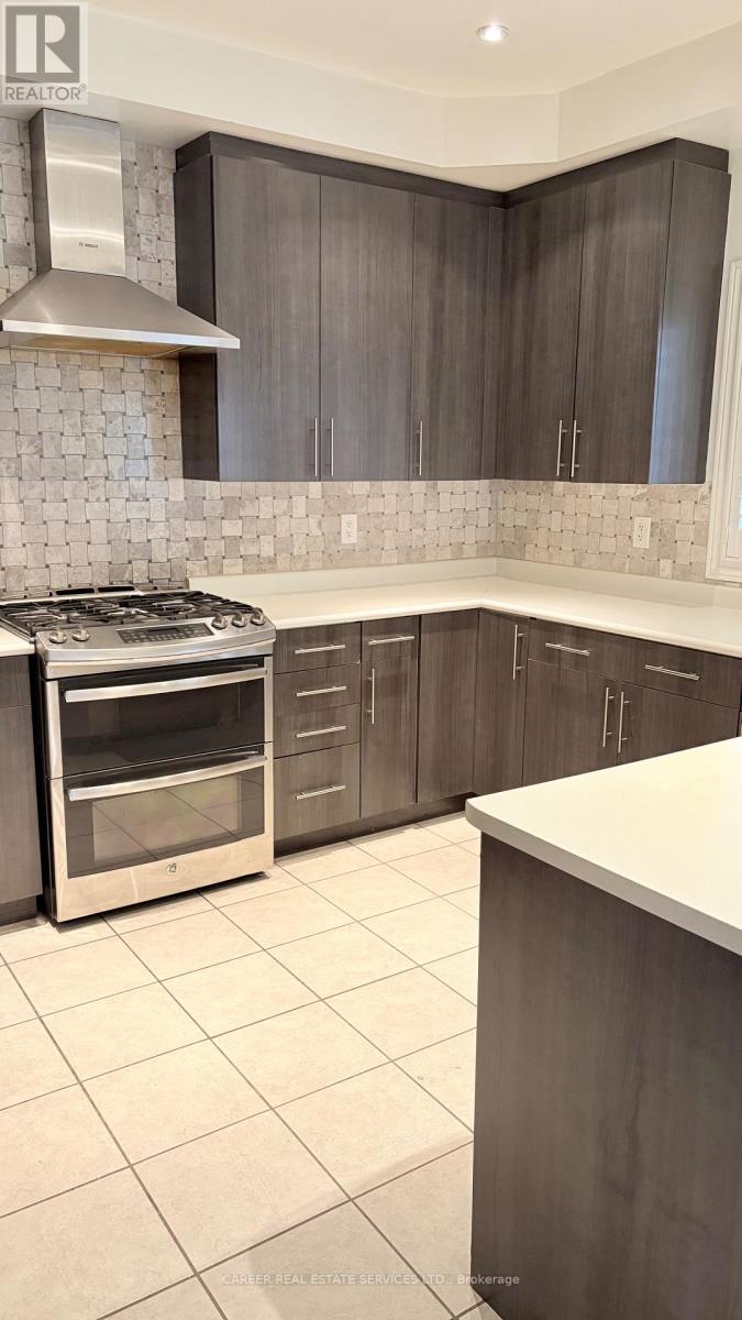 18 Crellin Street, Ajax, Ontario  L1Z 0P4 - Photo 9 - E12581002