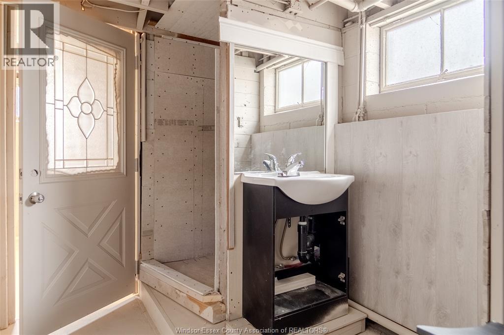 3310 Rankin, Windsor, Ontario N9E 3C1 - Photo 27 - 25030671