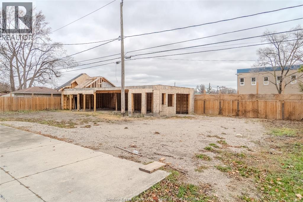 3310 Rankin, Windsor, Ontario N9E 3C1 - Photo 36 - 25030671