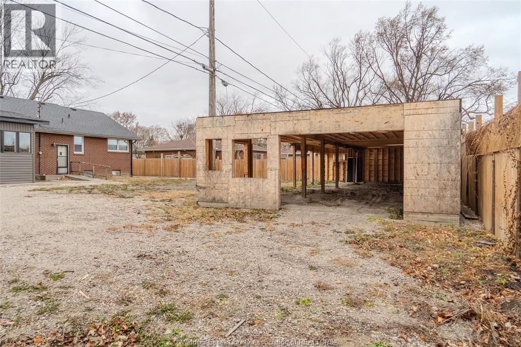 3310 Rankin, Windsor, Ontario N9E 3C1 - Photo 37 - 25030671
