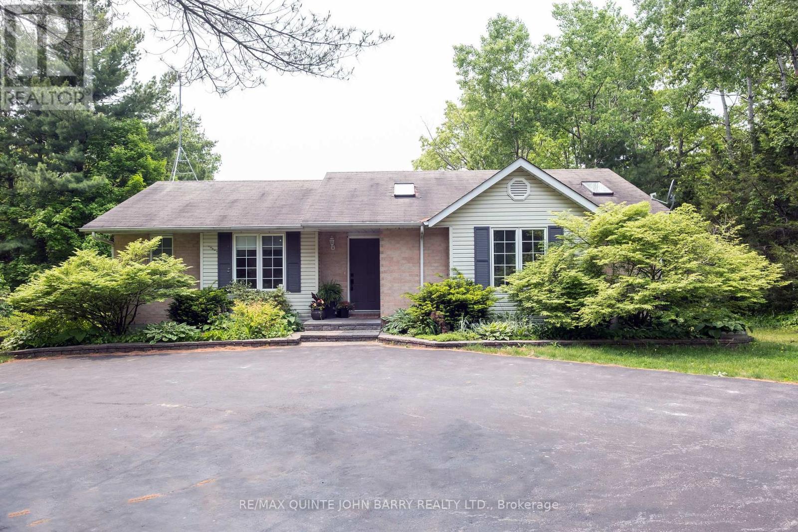 524 Christiani Road, Quinte West, Ontario  K8V 5P4 - Photo 2 - X12580988