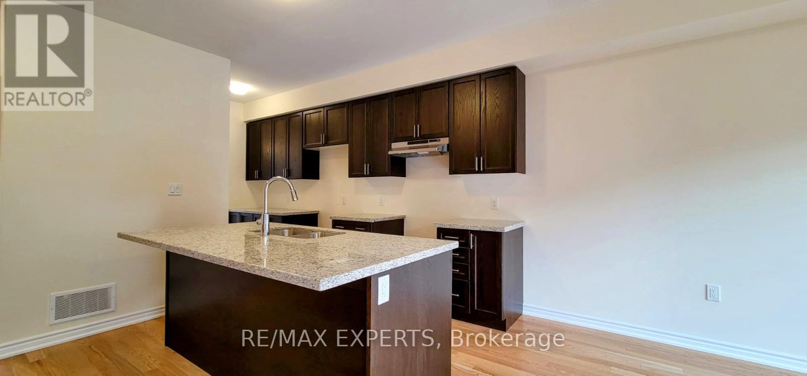 36 Lake Trail Way, Whitby, Ontario  L1M 0E5 - Photo 5 - E12578092