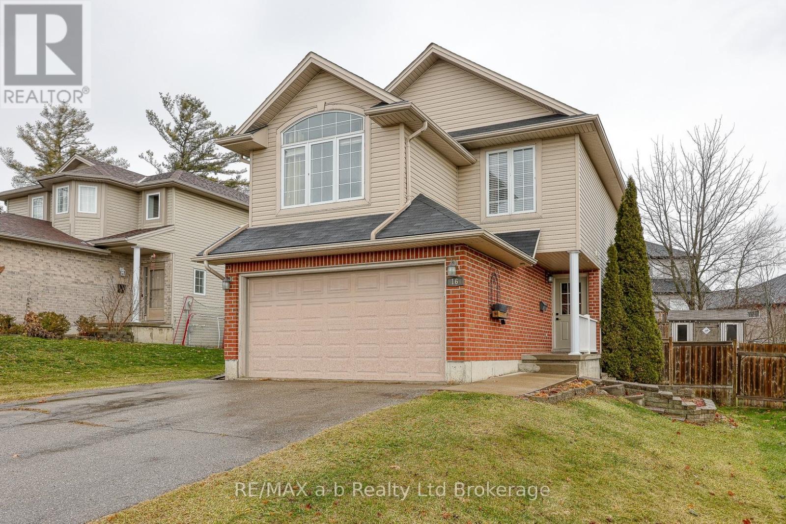 16 Hillside Road, Ingersoll, Ontario  N5C 4B5 - Photo 1 - X12581000