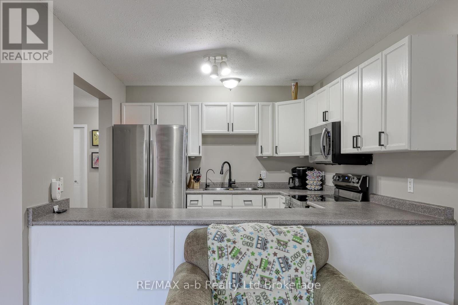 16 Hillside Road, Ingersoll, Ontario  N5C 4B5 - Photo 10 - X12581000