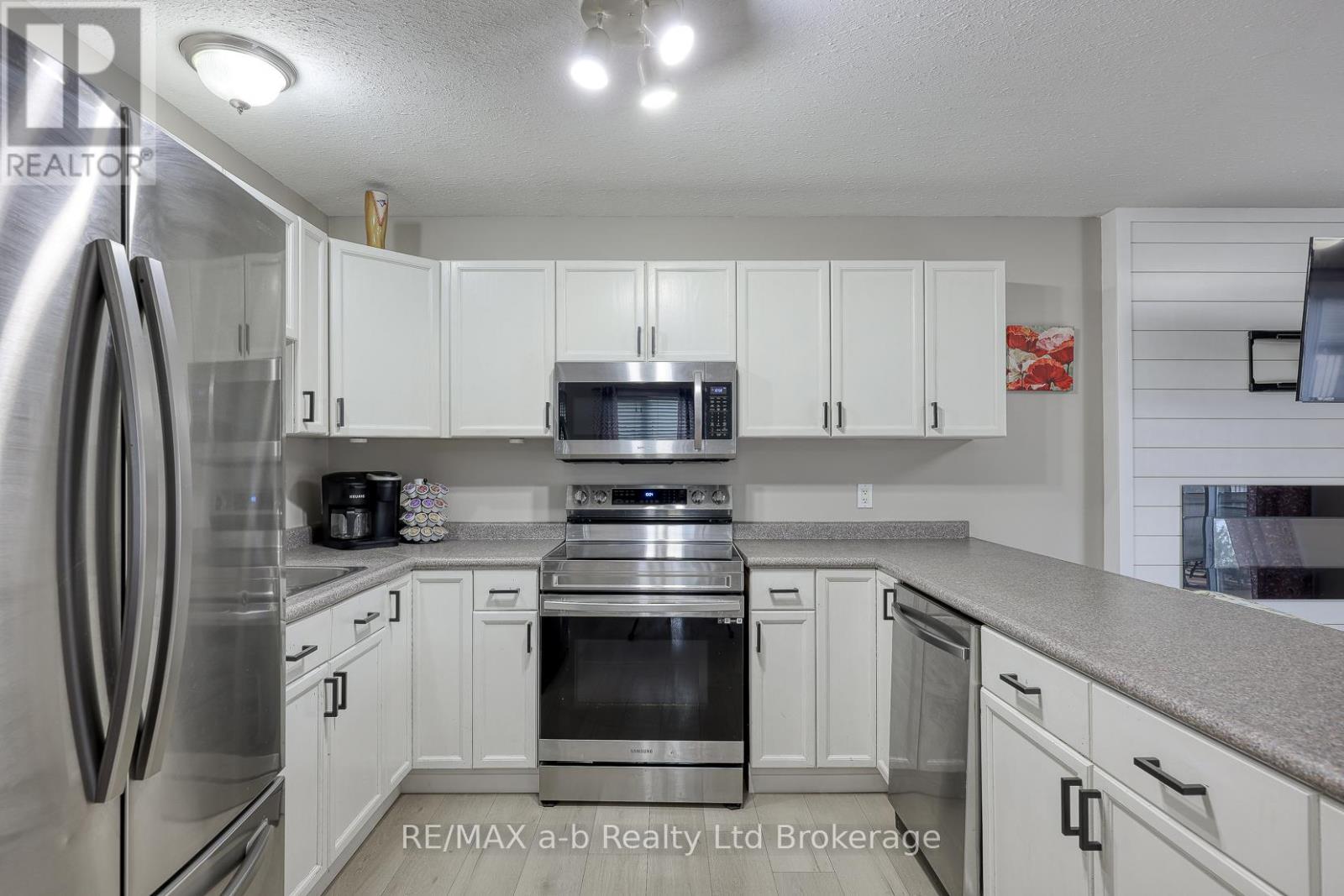 16 Hillside Road, Ingersoll, Ontario  N5C 4B5 - Photo 13 - X12581000