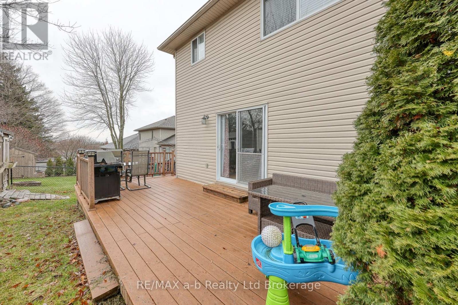 16 Hillside Road, Ingersoll, Ontario  N5C 4B5 - Photo 37 - X12581000