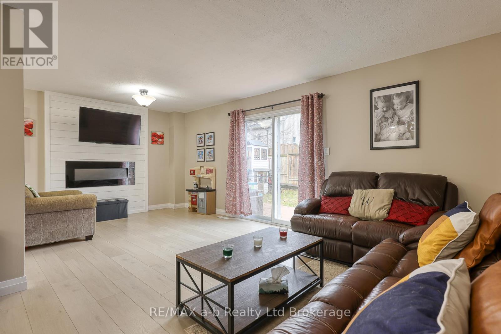 16 Hillside Road, Ingersoll, Ontario  N5C 4B5 - Photo 4 - X12581000