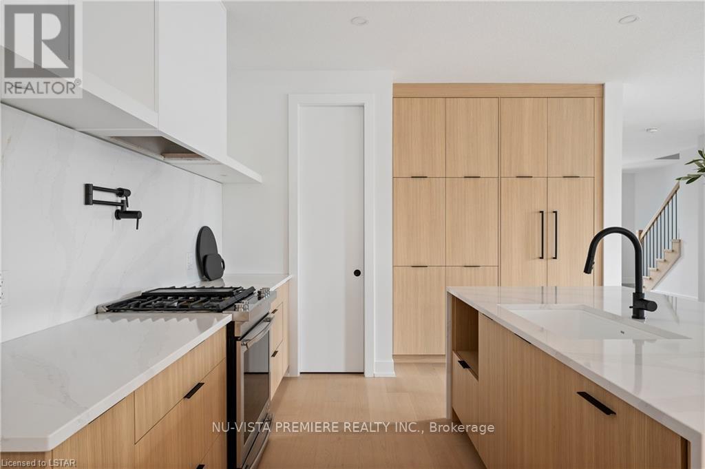 4383 Green Bend, London South, Ontario  N6P 0K9 - Photo 8 - X12018595