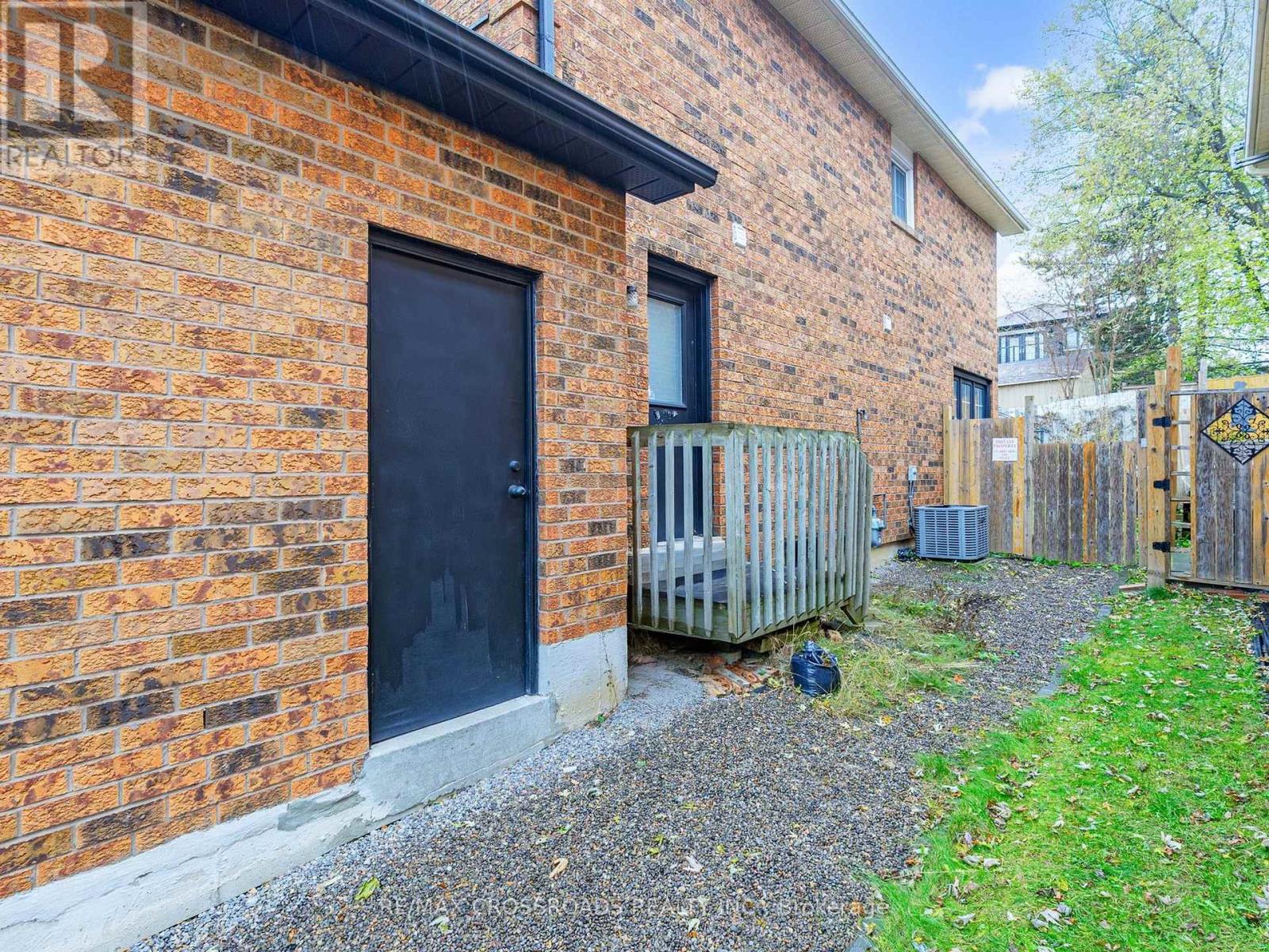 500 Lightfoot Place, Pickering, Ontario  L1V 5Z5 - Photo 30 - E12580976